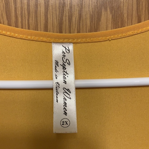 Women’s size 2X blouse - Picture 2 of 3